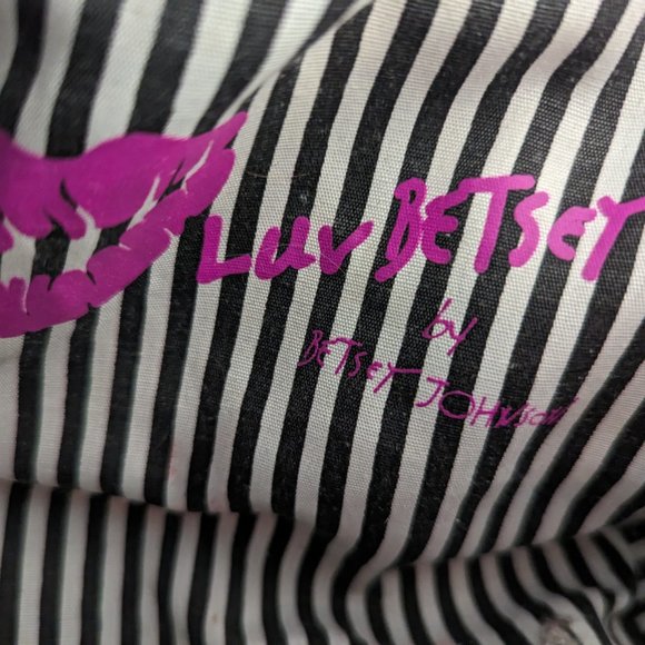 [SOLD] Betsey Johnson Clutch With Crossbody Strap - Picture 2 of 3